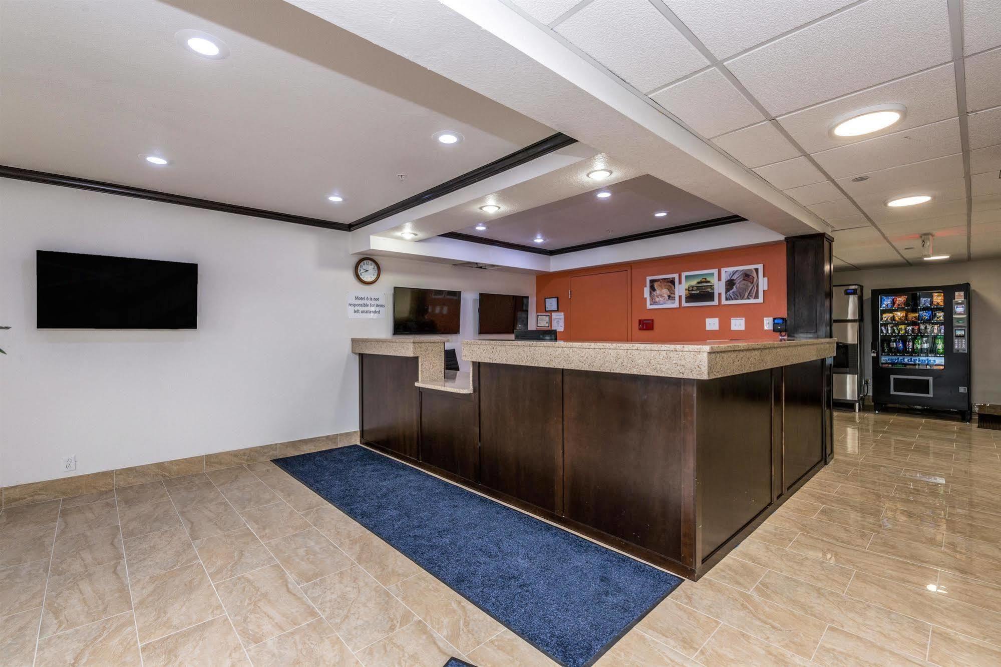 Motel 6 Peoria Exterior photo